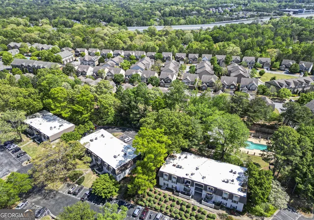 2nd image of 725 Dalrymple Rd, Sandy Springs, GA 30328