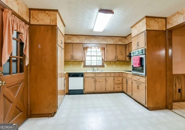Photo 4 of Single family home for sale at 1509 Chandler Rd, Lawrenceville, GA 30045 | MLS# 10800790 | Listing updated on 2026-09-02