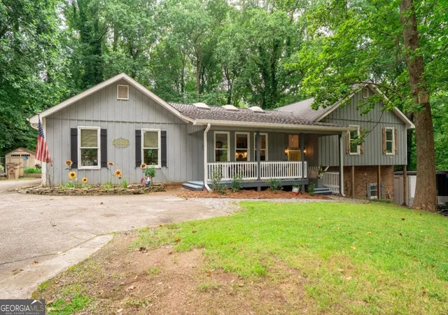 Photo 1 of Single family home for sale at 2627 Pinebrook Dr, Gainesville, GA 30506 | MLS# 10808449 | Listing updated on 2026-10-02