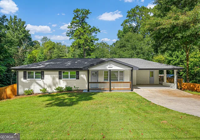 Single family home for sale at 6064 Oak Hill Dr Sw, Austell, GA 30168 | MLS# 10835177