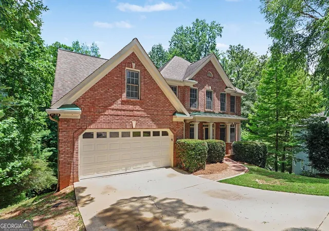 Photo 2 of Single family home for sale at 5014 Lake Holw, Douglasville, GA 30135 | MLS# 10799994 | Listing updated on 2026-09-13