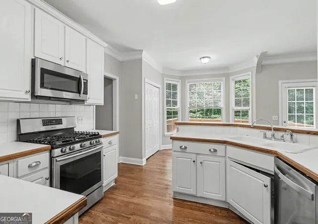 Photo 4 of Single family home for sale at 5014 Lake Holw, Douglasville, GA 30135 | MLS# 10799994 | Listing updated on 2026-09-13