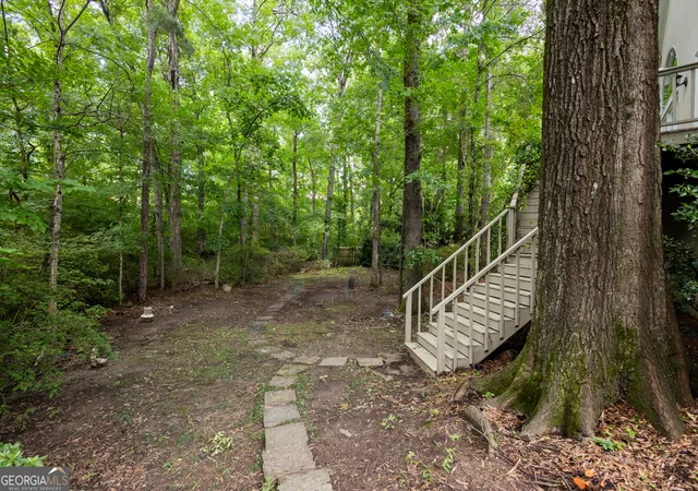 Photo 3 of Single family home for sale at 530 Brookside Dr, Macon, GA 31210 | MLS# 10788955 | Listing updated on 2026-09-13