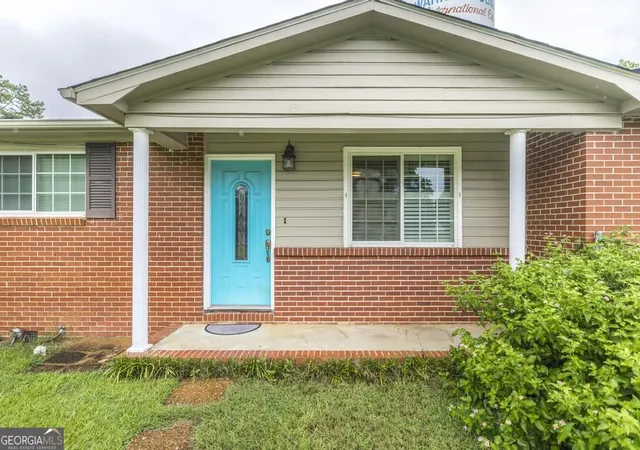 Photo 3 of Sale Pending at 121 Karen Dr, Warner Robins, GA 31088 | MLS# 10835470 | Listing updated on 2026-09-19