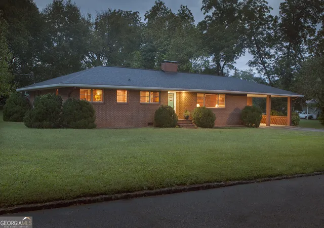 2nd image of 437 Pine St, Madison, GA 30650 | MLS# 10828287