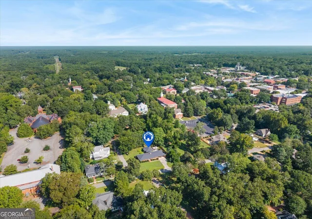 Photo 4 of Single family home for sale at 437 Pine St, Madison, GA 30650 | MLS# 10828287 | Listing updated on 2026-10-04