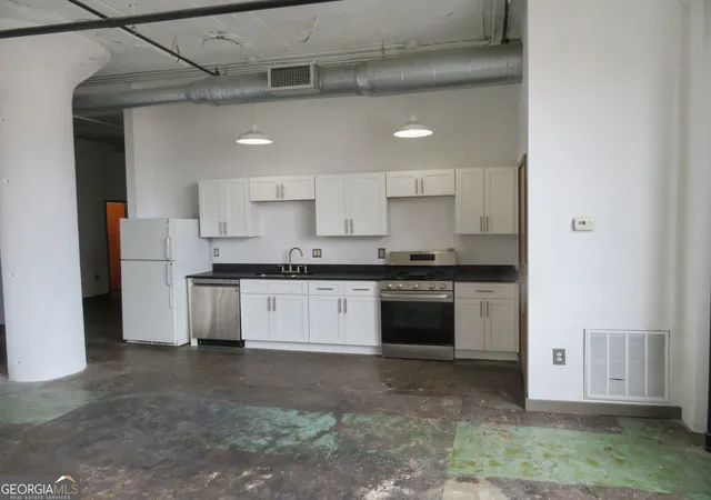 Listing Photo 5 - Condo for sale in building located at 426 Marietta St NW, Atlanta, GA 30313 - Unit #410