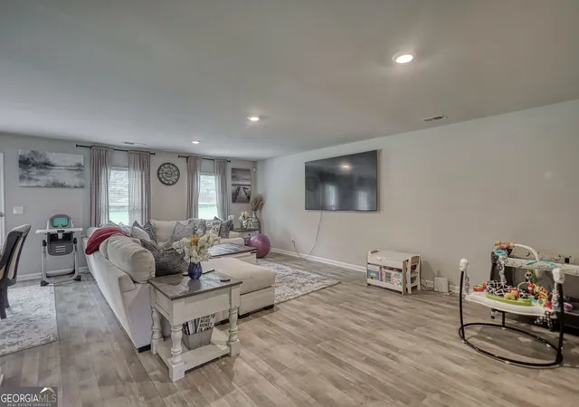 Photo 3 of Single family home for sale at 95 Bridgemill Dr, Covington, GA 30014 | MLS# 10819192 | Listing updated on 2026-08-19