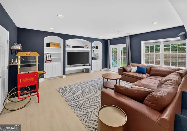 Photo 4 of Sale Pending at 242 Independence Ln, Peachtree City, GA 30269 | MLS# 10811048 | Listing updated on 2026-08-09