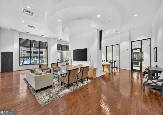 Listing Photo 2 - Condo for sale in building located at 3040 Peachtree Rd Nw, Atlanta, GA 30305 - Unit #313