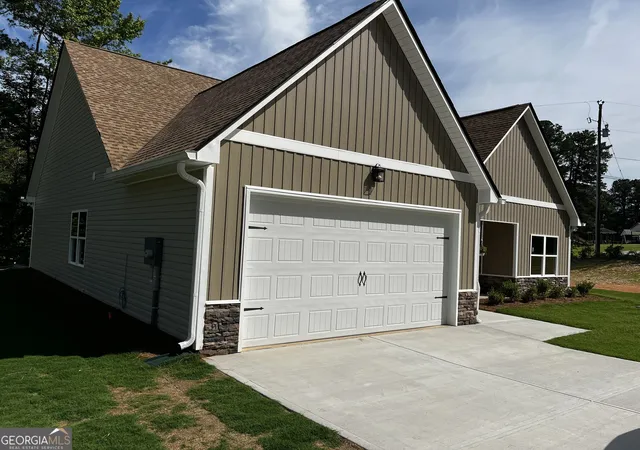 2nd image of 1932 Cochran Ridge Rd, Hiram, GA 30141 | MLS# 10780059