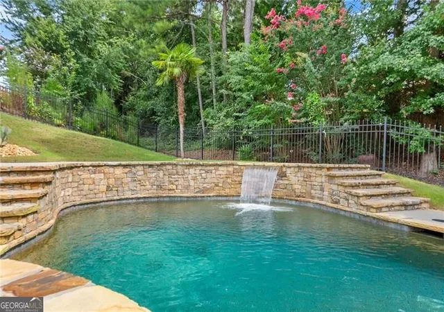 Photo 3 of Sale Pending at 3960 Bonnett Creek Ln, Hoschton, GA 30548 | MLS# 10835406 | Listing updated on 2026-10-22