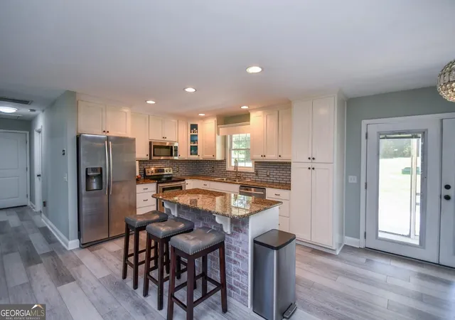 Photo 4 of Single family home for sale at 75 Eastgate Dr, Dawsonville, GA 30534 | MLS# 10787567 | Listing updated on 2026-10-10