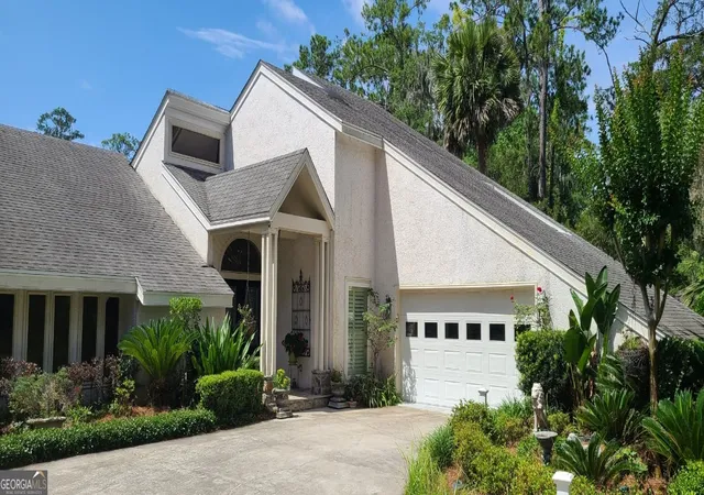 Photo 2 of Single family home for sale at 122 Shore Rush Dr, St. Simons, GA 31522 | MLS# 10811667 | Listing updated on 2026-09-08