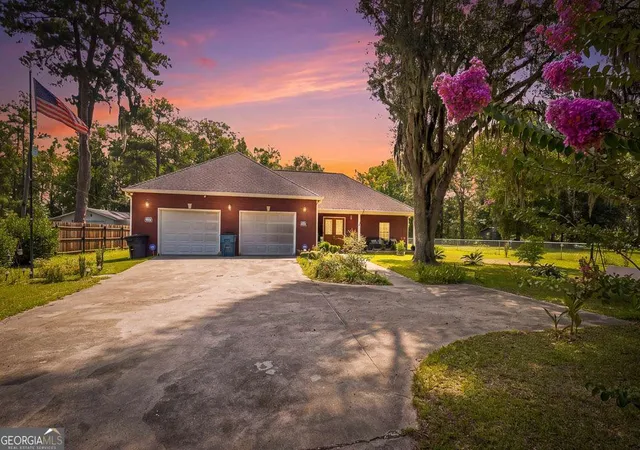 2nd image of 714 Altamaha Rd, Jesup, GA 31545 | MLS# 10825459