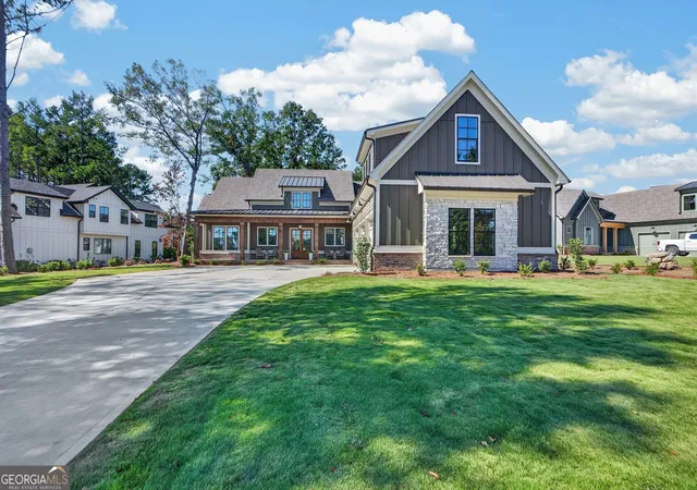 Photo 1 of Single family home for sale at 201 Eagles Way, Eatonton, GA 31024 | MLS# 10875436 | Listing updated on 2026-10-28