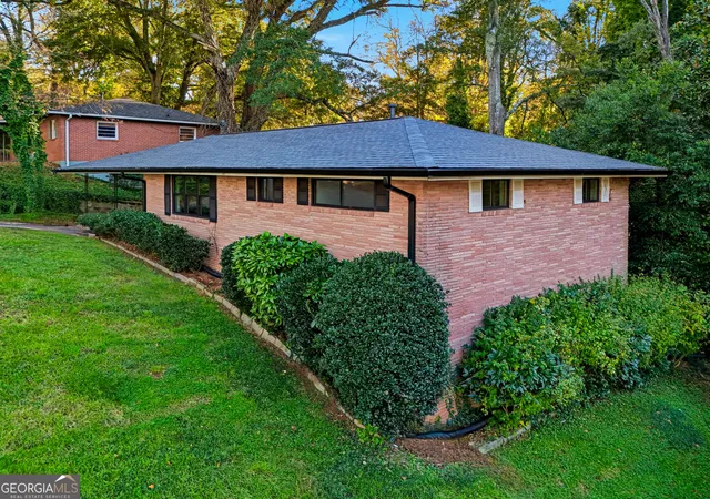 Photo 4 of Single family home for sale at 549 Park Street Pl, Gainesville, GA 30501 | MLS# 10638172 | Listing updated on 2026-09-14
