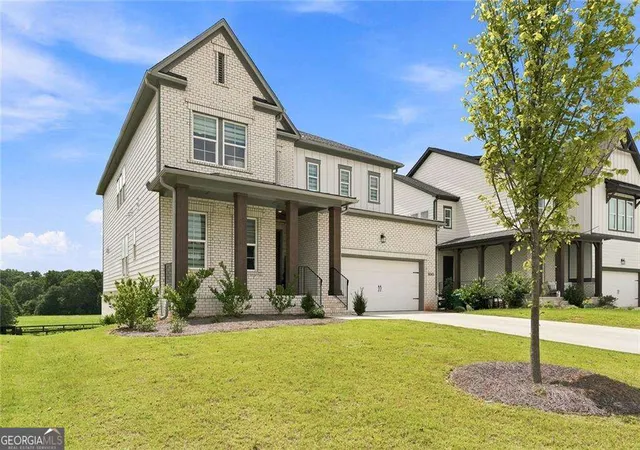 Photo 2 of Single family home for sale at 5043 Baywood Ln, Woodstock, GA 30188 | MLS# 10822611 | Listing updated on 2026-09-19