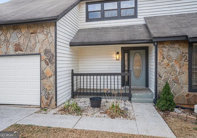 2nd image of 1655 Links Overlook, Stone Mountain, GA 30088 | MLS# 10663167