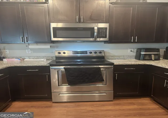 Photo 4 of Townhouse for sale at 5263 Carrie Dr, Morrow, GA 30260 | MLS# 10828323 | Listing updated on 2026-10-08