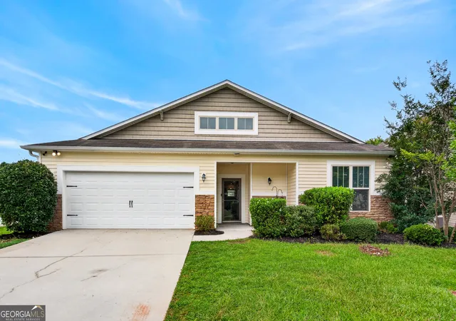 1st image of 402 Creekside Dr, Lagrange, GA 30240 | MLS# 10817507