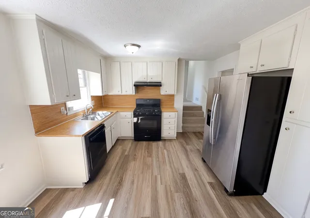 Photo 2 of Single family home for sale at 2006 Chelsea Ln, Acworth, GA 30102 | MLS# 10710288 | Listing updated on 2026-08-25