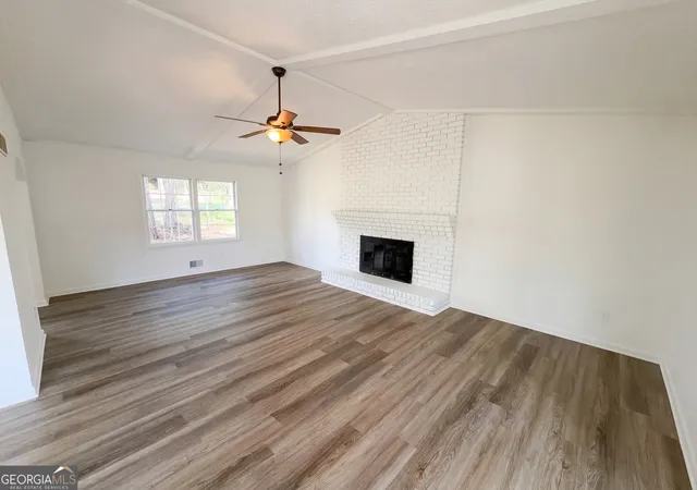 Photo 3 of Sale Pending at 2006 Chelsea Ln, Acworth, GA 30102 | MLS# 10710288 | Listing updated on 2026-10-09