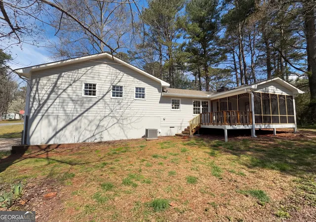 Photo 4 of Sale Pending at 2006 Chelsea Ln, Acworth, GA 30102 | MLS# 10710288 | Listing updated on 2026-10-24