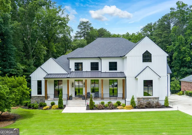 Photo 1 of Mansion for sale at 575 Indian Hills Pkwy Ne, Marietta, GA 30068 | MLS# 10784089 | Listing updated on 2026-09-14