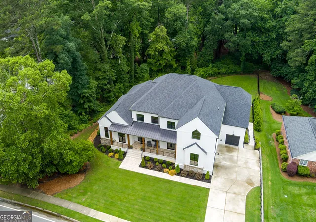 Photo 3 of Single family home for sale at 575 Indian Hills Pkwy Ne, Marietta, GA 30068 | MLS# 10784089 | Listing updated on 2026-09-14