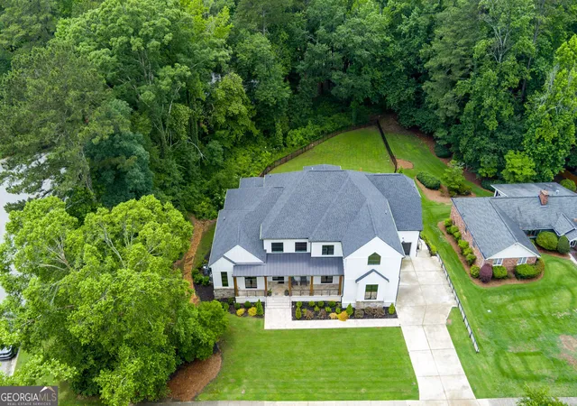 Photo 4 of Single family home for sale at 575 Indian Hills Pkwy Ne, Marietta, GA 30068 | MLS# 10784089 | Listing updated on 2026-09-14