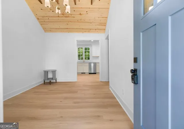 Photo 3 of Single family home for sale at 138 W Dixie Ave Se, Marietta, GA 30008 | MLS# 10829995 | Listing updated on 2026-10-07