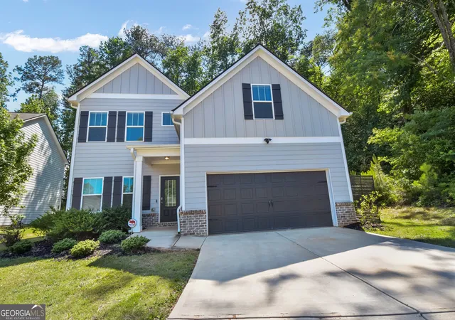 Photo 2 of Single family home for sale at 2099 Easterwood Ter, Decatur, GA 30032 | MLS# 10705640 | Listing updated on 2026-09-10