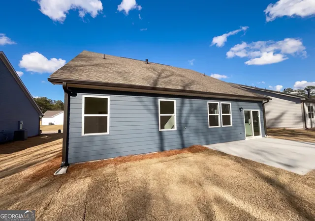 Photo 4 of Sale Pending at 8 Mayhaw Point, Sharpsburg, GA 30277 | MLS# 10707368 | Listing updated on 2026-06-05