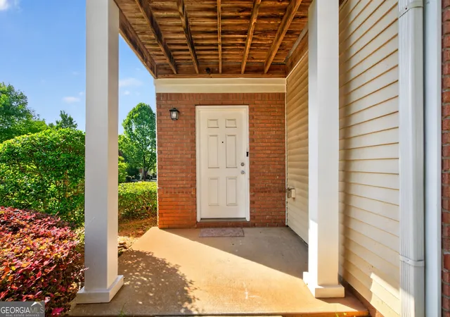 Photo 2 of Single family home for sale at 578 Shadow Lake Dr, Lithonia, GA 30058 | MLS# 10770567 | Listing updated on 2026-09-15