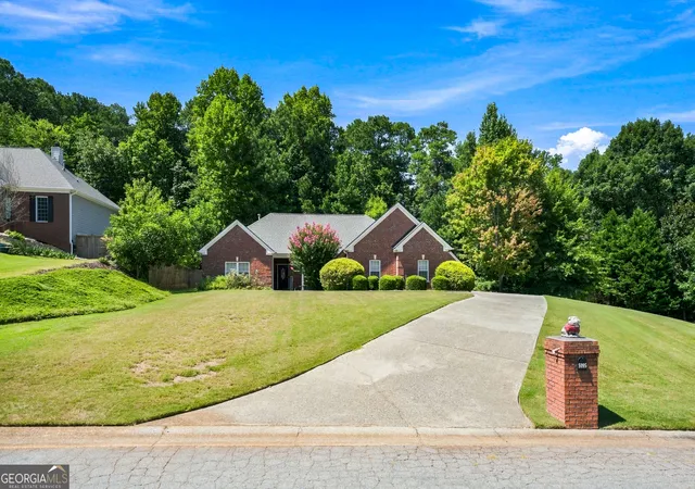 Photo 3 of Single family home for sale at 5995 Cedar Lake Trl, Loganville, GA 30052 | MLS# 10833943 | Listing updated on 2026-09-14