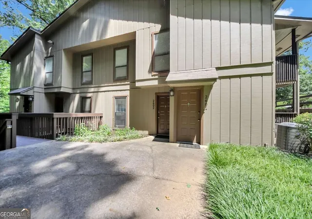 2nd image of 2602 Cumberland Ct Se, Smyrna, GA 30080 | MLS# 10829633