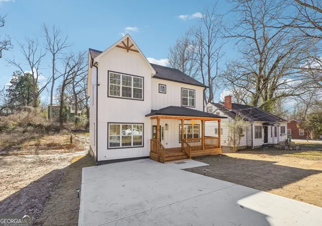 Photo 2 of Single family home for sale at 1620 Sw Derry Ave, Atlanta, GA 30310 | MLS# 10797517 | Listing updated on 2026-07-16