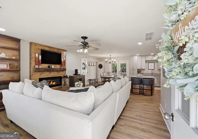 Photo 3 of Single family home for sale at 232 Stekoa Fls Rd, Clayton, GA 30525 | MLS# 10828111 | Listing updated on 2026-08-18