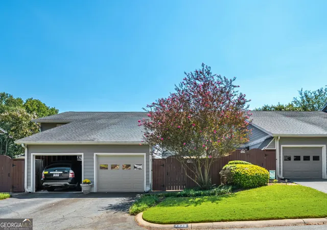 Photo 2 of Sale Pending at 4939 Meadow Ln, Marietta, GA 30068 | MLS# 10834080 | Listing updated on 2026-09-16