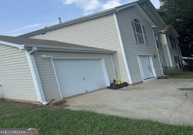 Photo 3 of Single family home for sale at 2578 Deann Dr, Ellenwood, GA 30294 | MLS# 10816180 | Listing updated on 2026-08-29