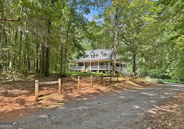 Photo 2 of Single family home for sale at 421 S Mount Carmel Road, Mcdonough, GA 30253 | MLS# 10814826 | Listing updated on 2026-08-28