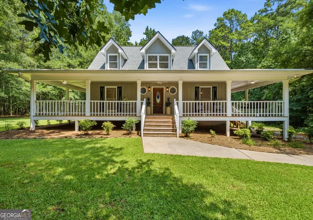 Photo 4 of Single family home for sale at 421 S Mount Carmel Road, Mcdonough, GA 30253 | MLS# 10814826 | Listing updated on 2026-10-30