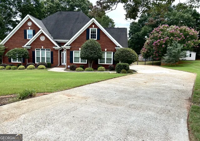 Photo 2 of Sale Pending at 5899 Alpine Ct, Hoschton, GA 30548 | MLS# 10810169 | Listing updated on 2026-08-09
