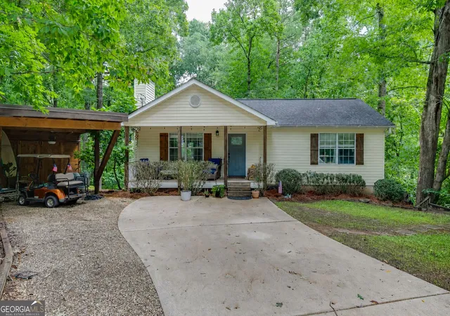 Photo 1 of Sale Pending at 9420 Manor Ln, Gainesville, GA 30506 | MLS# 10829563 | Listing updated on 2026-09-09