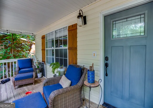 Photo 2 of Sale Pending at 9420 Manor Ln, Gainesville, GA 30506 | MLS# 10829563 | Listing updated on 2026-09-09