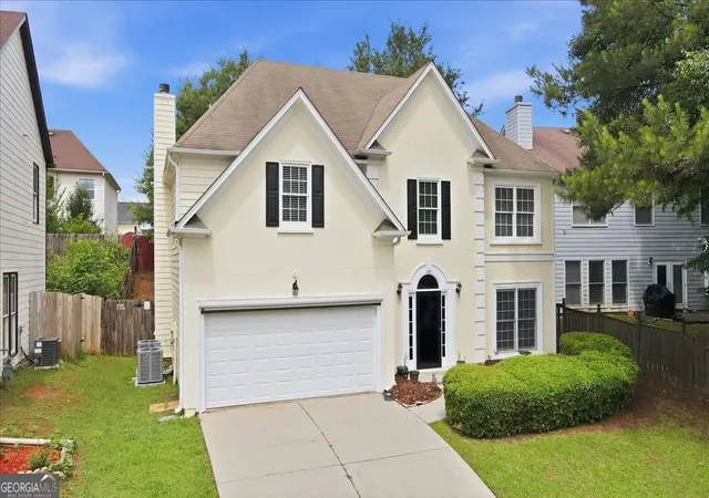 Photo 3 of Sale Pending at 1082 Glen Chase Dr, Lawrenceville, GA 30044 | MLS# 10773724 | Listing updated on 2026-09-10