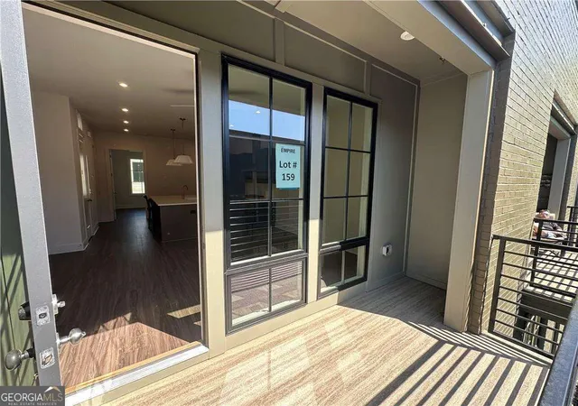 Listing Photo 5 - Condo for sale in building located at 926 Hughley Cir, Atlanta, GA 30316 - Unit #88