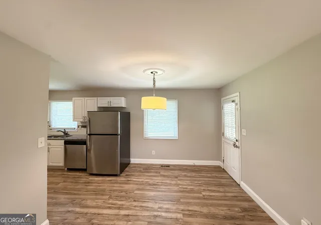 Photo 4 of Single family home for sale at 429 SE Oak Dr, Atlanta, GA 30354 | MLS# 10830243 | Listing updated on 2026-10-03