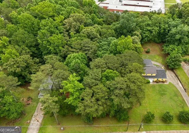 3rd image of 3570 Burlingham Dr, Lithonia, GA 30038 | MLS# 10776981